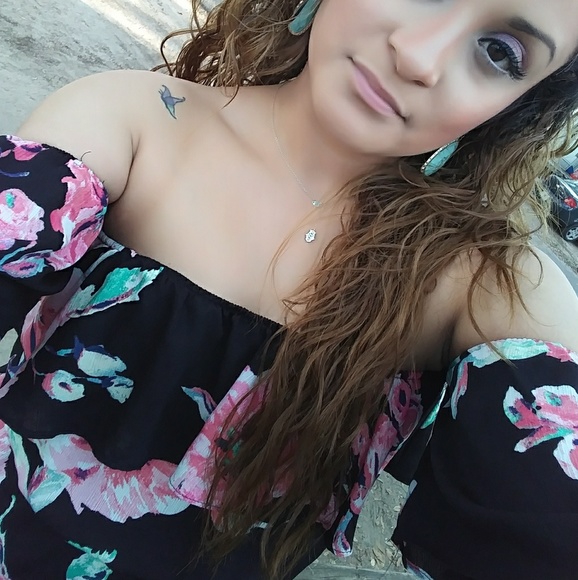 Floral Romper - Picture 2 of 3